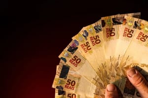Homem faz vários empréstimos no nome da ex-namorada e Justiça manda devolver R$ 88 mil