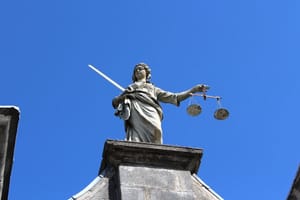 "Márcio Cabelo" é condenado a 21 anos e 8 meses por homicídio de agente prisional no CPA 4