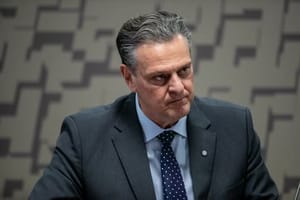 Juíza retira Fávaro de processo e afasta responsabilidade por contratação de pesquisadores