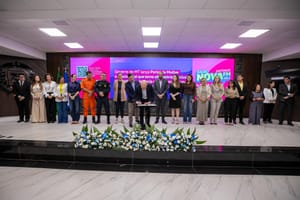 Governo de MT sanciona lei que determina escolas estaduais a abordar prevenção à violência doméstica e lança site