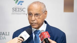 Júlio Campos fala em "propostas indecorosas" para derrotar Jayme na convenção