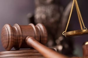 Defensor explica como funciona os procedimentos durante o Tribunal do Júri