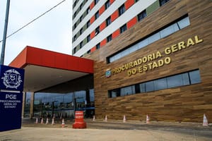 Procurador-geral de Mato Grosso aciona 10 empresas por consignados a servidores