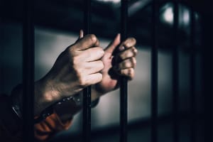 Mulher trans mantida em presídio masculino de Rondônia é libertada após ação da DPEMT