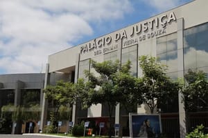 Mulher ofende ex-sócia em rede social e é condenada a pagar indenização por danos morais