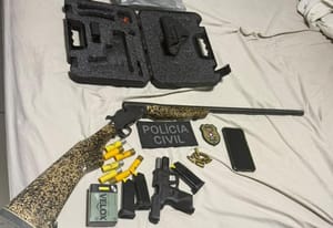 Polícia Civil desmantela esquema que abastecia facções com armas e drogas em MT