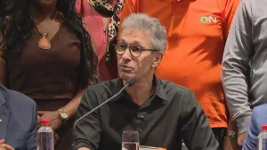 "Ninguém aguenta mais 4 anos de PT", diz Zema ao ser confirmado candidato