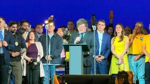 Presidente da Argentina defende candidatura de Flávio e faz ataques ao governo Lula
