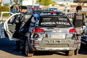 Força Tática resgata caminhoneiro, mata dois suspeitos e prende cinco em Cuiabá