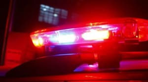 Ao notar viatura, homem tenta descartar arma, mas acaba preso