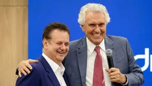 Aliados pressionam Caiado a romper com bolsonarismo para não naufragar em 2026