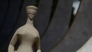 Tribunais pagam R$ 722,8 milhões em penduricalhos após restrições do STF