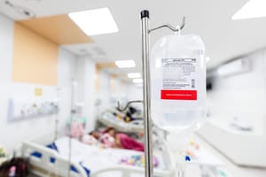 Após 10 anos na fila do SUS, mulher realiza cirurgia vascular em mutirão em Cuiabá