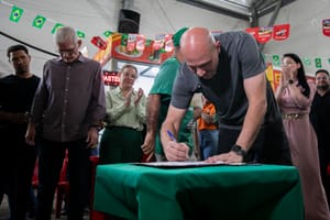 Abilio formaliza direito de uso do Shopping Popular por 30 anos e garante caminho para reconstrução