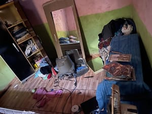 Homem é preso após enforcar esposa e incendiar pertences em Jaciara