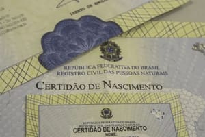 Mulher descobre que ex-marido registrou filha com amante no nome dela
