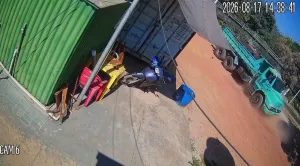 Adolescente de 17 anos morre após bater moto elétrica contra caminhão-caçamba em MT