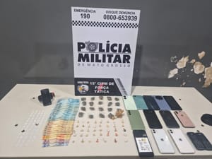 Força Tática fecha "escritório do crime" com drogas, celulares e dezenas de chips em Cuiabá