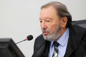 Conselheiro do TCE aponta remanejamento de R$ 2 milhões e suspende sorteio de carros