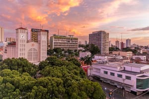 Prefeitura de Cuiabá paga salário dos servidores e injeta R$ 148,8 milhões na economia
