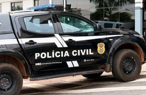 Homem tenta matar esposa enquanto ela dormia e depois se arrepende; criminoso foi preso