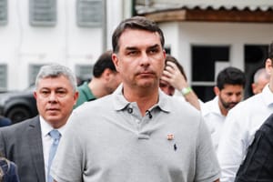 Filiação ao Missão trava candidatura de Flávio Bolsonaro; TSE descarta ataque hacker