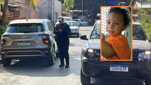 Menino morre atropelado após sair correndo enquanto pai fazia pagamento de corrida
