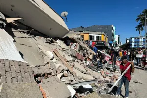 Terremoto de 7,4 deixa mais de 100 mortos e provoca destruição em várias regiões da Colômbia