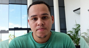 Servidor de 21 anos morre após carro bater de frente com carreta na BR-364