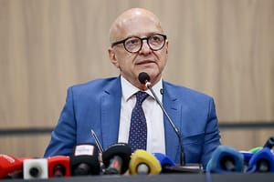 Pivetta parte para o ataque e chamada senadores de "covardes": "Vamos trocar"