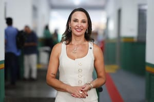 Secretária de Saúde anuncia novos serviços e ações para reduzir filas em Cuiabá