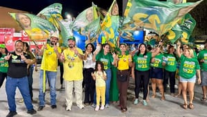 Adesivaço reúne apoiadores de Coronel Fernanda em Cuiabá no 7 de Setembro