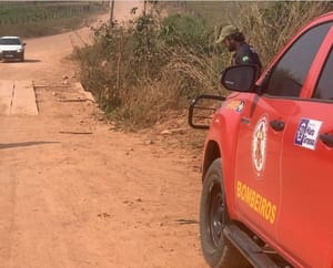 Corpo de Bombeiros conduz homem em flagrante por incêndio em vegetação em Poconé