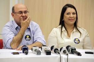 Taques é condenado a indenizar José Riva e Janete por acusações sobre desvios no VLT