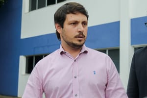 TJMT dispensa tornozeleira de filho do ex-governador Silval Barbosa e mantém regime aberto