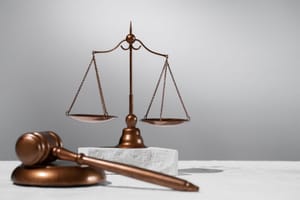 Tribunal do Júri condena três integrantes de facção; penas somadas passam de 57 anos
