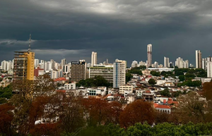 Frente fria traz chuva intensa, raios e ventos de até 70 km/h em Mato Grosso nesta terça-feira (22)