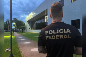 PF resgata idoso de 74 anos que trabalhava de graça e vivia com animais no Paraná
