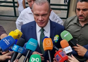 Wellington chega ao debate da TV Vila Real e diz que foco agora é o confronto de propostas