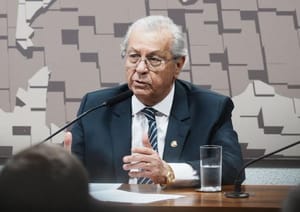 Senador Jayme Campos é favorável a piso salarial de médicos e dentistas