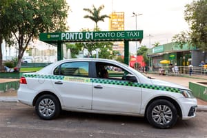 Prefeitura estuda projeto para permitir publicidade em táxis: "Ajuda na renda", diz Abilio