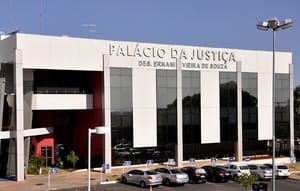 Plano de saúde não pode cobrar de sucessora valores de tratamento custeado por decisão judicial