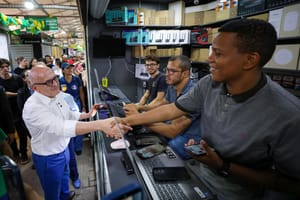 Governo de MT assina financiamento de R$ 15 milhões para reconstrução do Shopping Popular