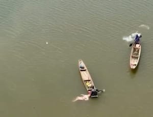 Pescadores encontram corpo de mulher após ela se jogar da ponte Sérgio Motta; veja o vídeo