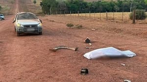 Homem morre após ser arremessado de carro durante capotamento em Rondonópolis
