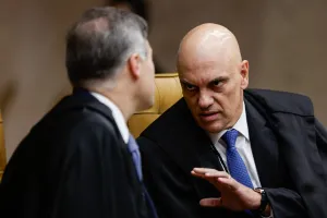 Alexandre de Moraes e André Mendonça batem boca e quase chegam às vias de fato