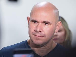 Abilio provoca Janaina ao citar dinheiro devolvido por José Riva para obra: "Devolveu um pouco"