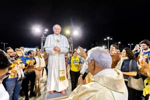Cuiabá inaugura escultura de São João Paulo II nos 35 anos da visita do Papa