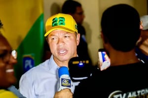 Cláudio Ferreira questiona governo Lula: "O salário não dá para chegar até o final do mês"