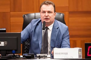 Deputado Max Russi diz que empréstimo de R$ 1,5 bilhão não pode bancar casas populares